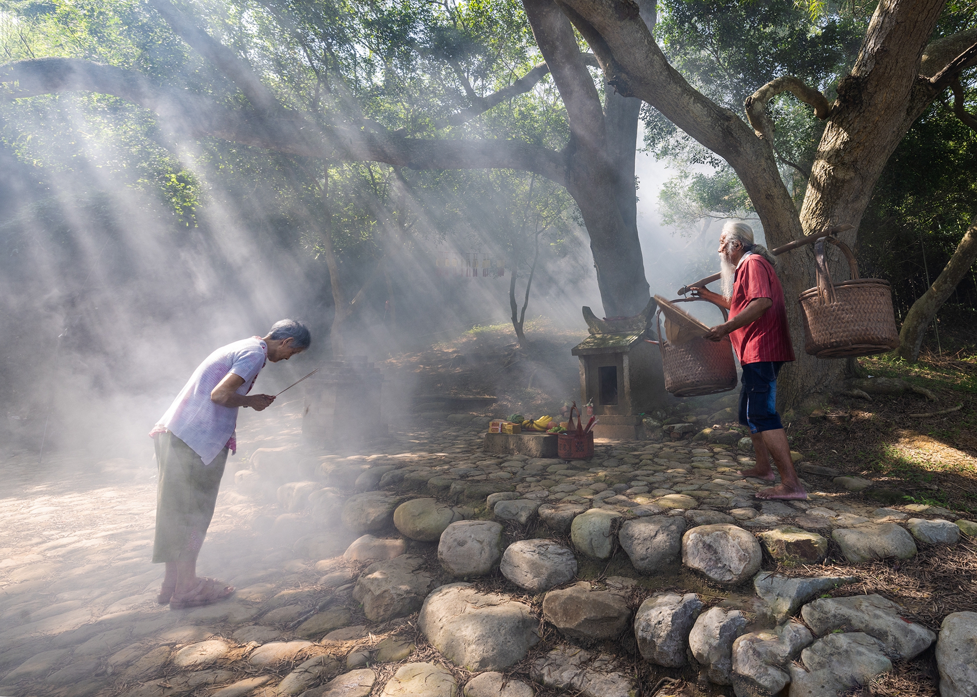 入選  楊泔泉-拜土地公 1